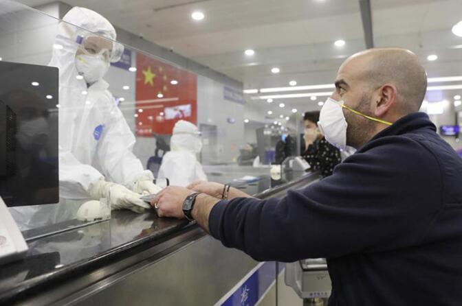 钟南山：全球疫情将至少延续至六月 严防海外输入