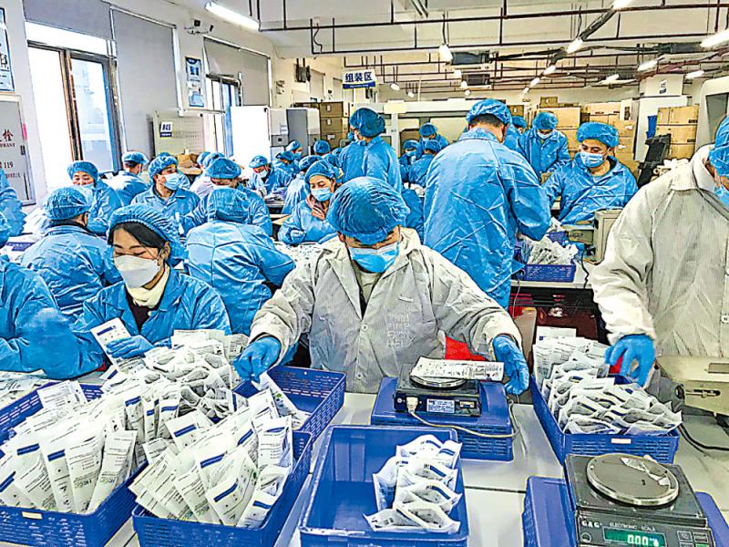 穗企千人趕工 供港千萬快檢包