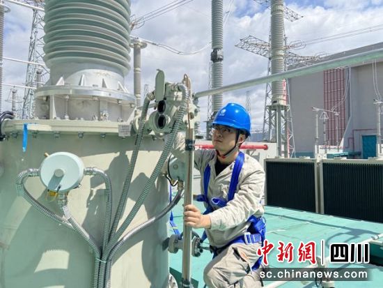 大凉山里的特高压新青年