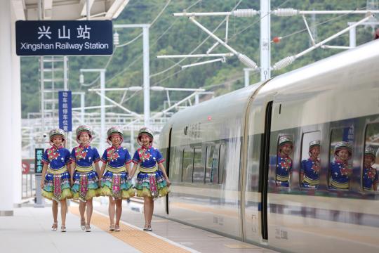 High-speed rail sees rapid development in first half of year