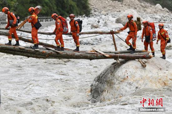 Death toll from Sichuan earthquake rises to 72