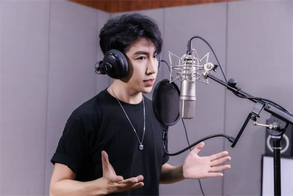 《湾区，我的家》明日上线，三部曲致敬青春！