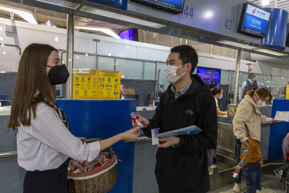 我们怀着满满的爱在雅典等待中国游客！