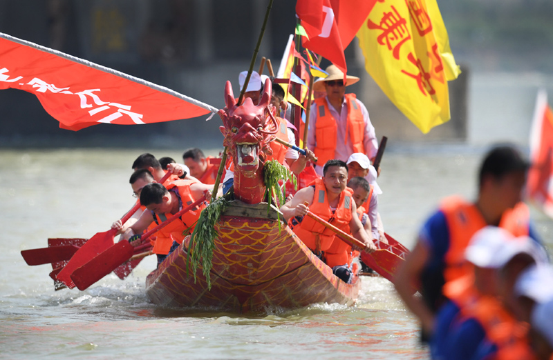 “龙舟经济”带旺端午消费