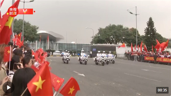 独家视频丨河内：各界人士夹道欢迎习近平到访