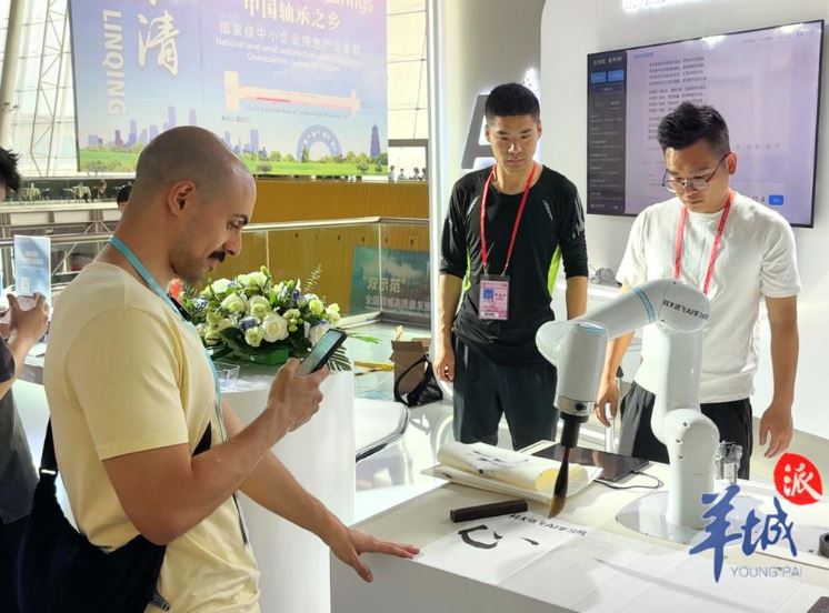 （德）Anmerkung des Reporters: Wie attraktiv ist die Canton Fair für Ausländer? Ich opfere die Mittagsz