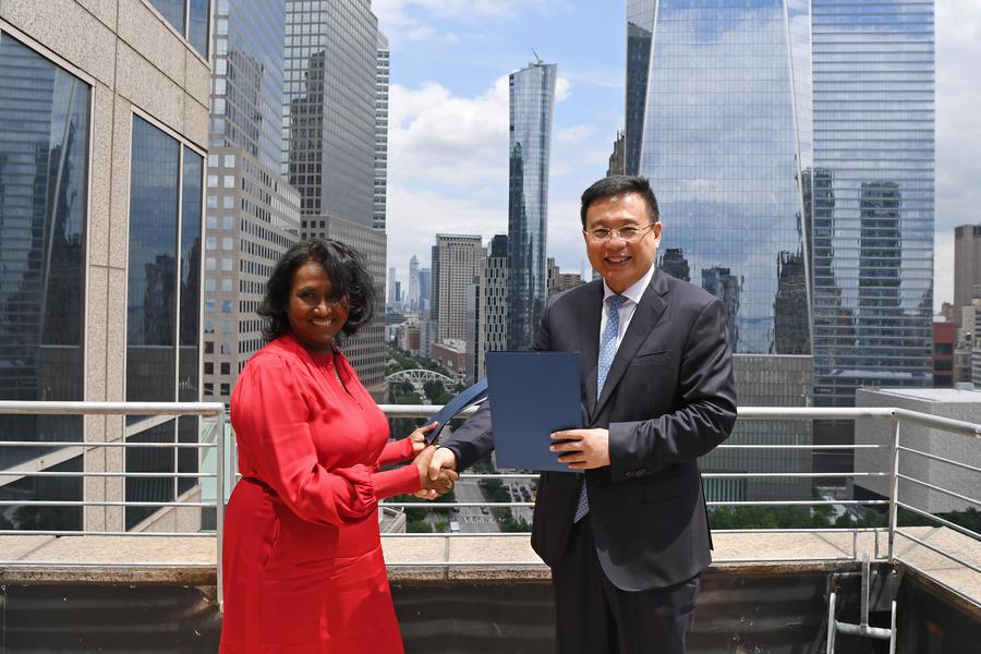 Xinhua, AP presidents discuss media cooperation