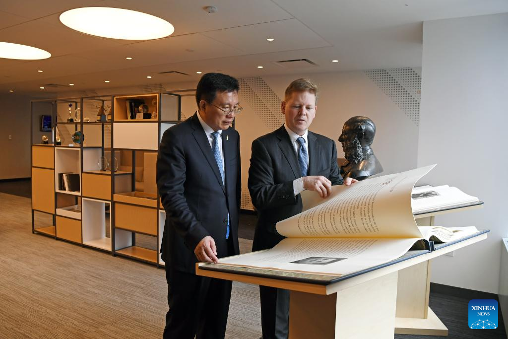 Xinhua, Reuters presidents hold talks on cooperation