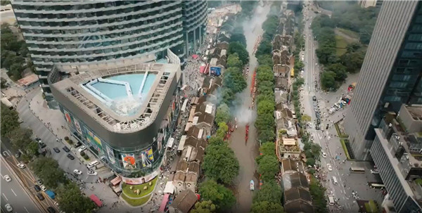 原创歌曲《群龙竞渡》助力龙舟竞渡！场面实在太刺激，连老外都忍不住要写首歌唱一下。