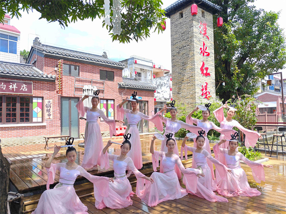 【大美广东】Yangjiang: The transformation of the old district into a cultural business area  阳江：老街区蝶变文化商圈