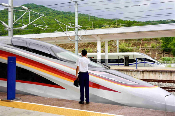 【大美广东】Experience the Meizhou-Longchuan High-speed Railway  梅龙高铁抢“鲜”试乘体验