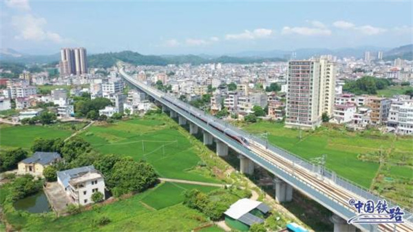 【大美广东】Meizhou-Longchuan High-speed Railway will open on 14 September  梅龙高铁9月14日开通运营