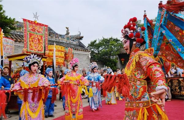 【大美广东】Opera fans celebrate the Cantonese Opera Patriarch’s birthday 粤剧行会迎华光诞，粤港澳票友齐庆贺