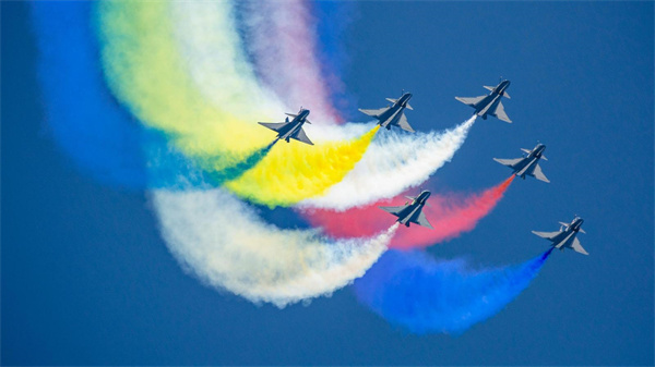 【雲上嶺南】Come and enjoy the unforgettable moments of the 15th China International Aviation and Aerospace Exhibition from these pictures! 高清大图！中国航展这些瞬间令人难忘