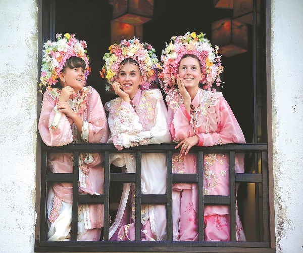 'Traveling in China' trending on social media