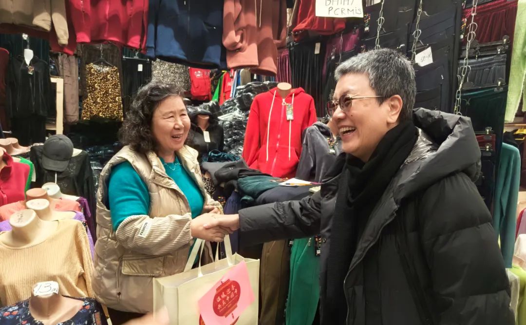 驻罗马尼亚使馆开展 2025年“温暖迎春·共庆中国年”慰侨活动