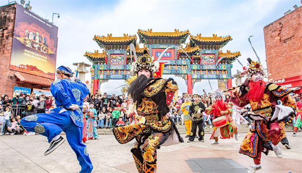 【大美广东】Scenic spots in Shenzhen are immersed in the rich atmosphere of intangible cultural heritage elements  首个“非遗版春节”深圳各大景区非遗味儿浓