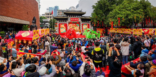 【大美广东】The grand opening of the Guangfu Temple Fair 2025 celebrated the Lantern Festival  2025广府庙会隆重开幕，万人点燃“元宵热”