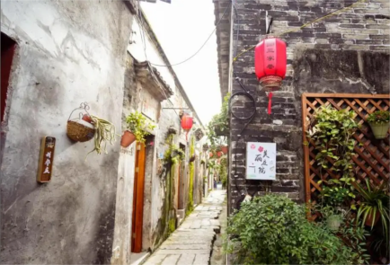 【大美广东】“The First Village of Writers”in Zhangmutou Town, Dongguan: Blends Tradition and Cultures  东莞樟木头“中国作家第一村”：文化交融新地标