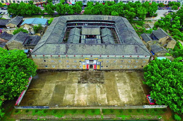 【大美广东】Dabu’s Tai’an Building: A National Heritage Rooted in Hakka Cultural Legacy  梅州大埔：客家人的乡愁，让泰安楼成了国家级文物！
