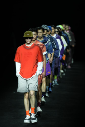 【大美广东】The 35th Guangdong Fashion Week Spring Session 2025 Concludes, Attracting Over a Thousand Fashion Brands  2025广东时装周-春季闭幕，吸引上千个时尚品牌参与