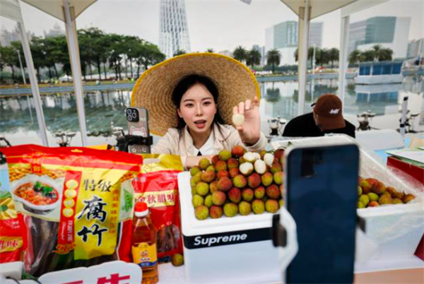 关注！各路网络英豪汇聚广州塔下，谈了这件事