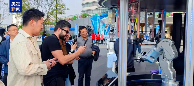 全国首个！深圳将打造“机器人友好城区”，未来与机器人在街头相遇！