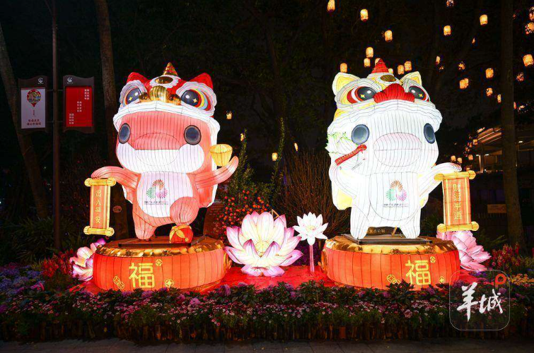 一盏花灯、十年牵挂，在新春灯会看见链接世界的开放胸怀 | 记者观察