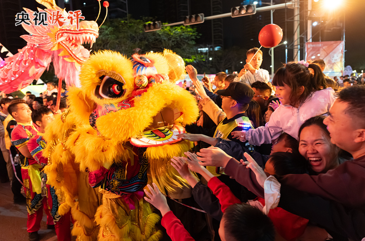 【央视快评】在中国式现代化新征程上策马扬鞭 勇往直前