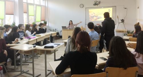 克鲁日巴比什-波雅依大学孔院举办第八届茶文化节