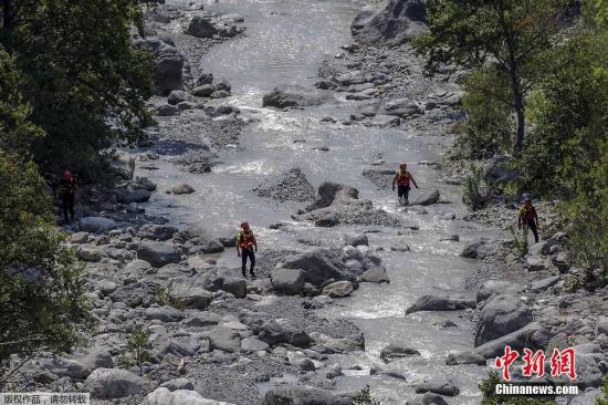 意大利南部峡谷暴雨引发山洪 致11死7伤4人失踪
