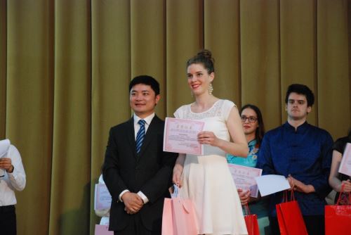 克鲁日孔子学院夺得第十七届“汉语桥”世界大学生 中文比赛罗马尼亚赛区冠军