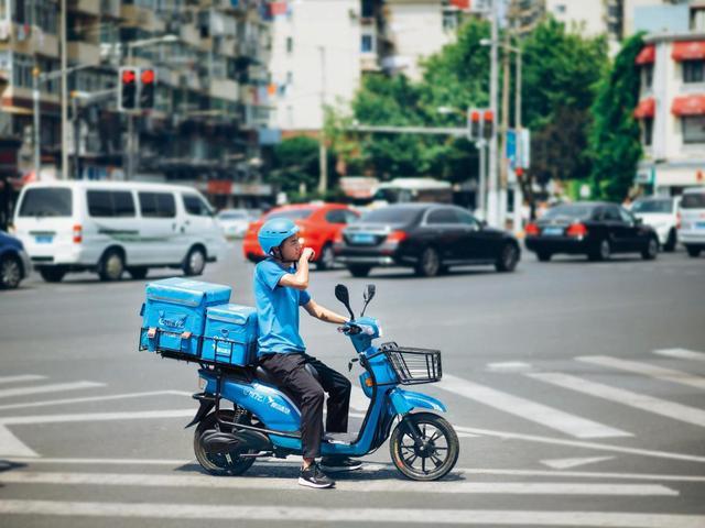 美团外卖在杭州南京多城频频失守，是否要提前退出南方市场？