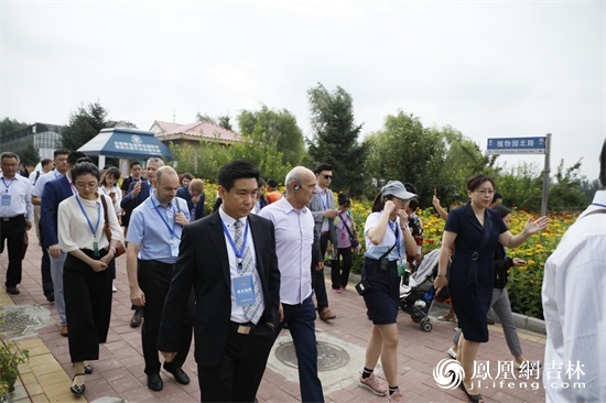外国驻华使节参访长春农博园 直言“印象深刻”