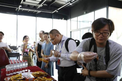 C:\Users\Administrator\Desktop\新建文件夹 (2)\微信图片_2019060313553815.jpg