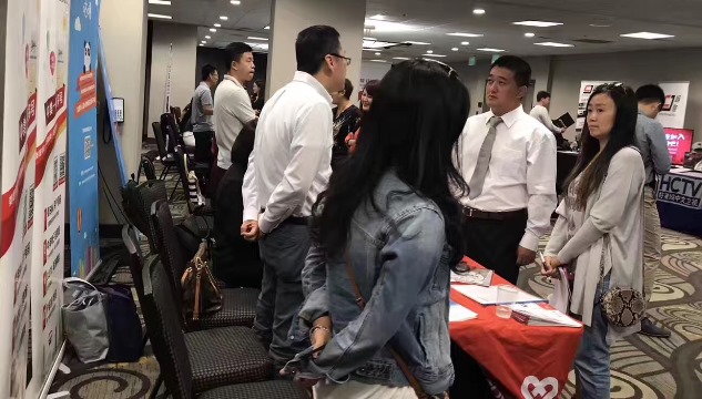 南加州大学留学生组织主办大型招聘会 为同学提供就业机会