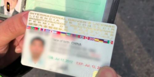 华人回中国持国际驾照开车被罚 可换领中国驾照