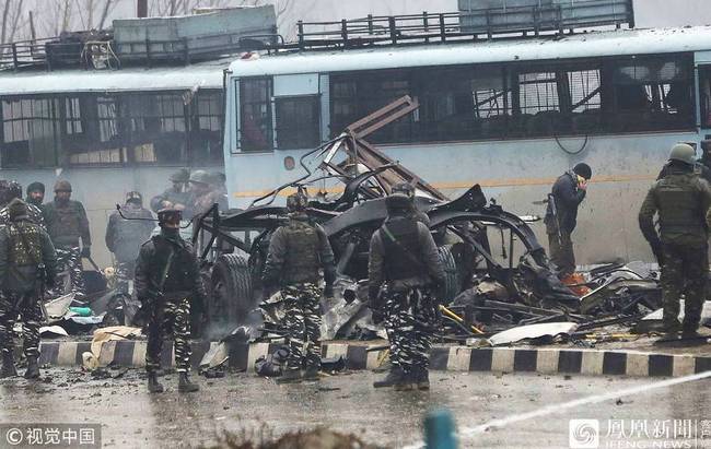 印度警察车遭遇恐袭42人遇难 恐怖组织“穆罕默德军”宣布负责