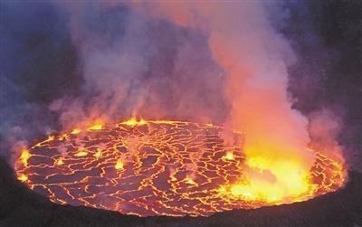 非常罕见！世界第八个永久火山熔岩湖被发现