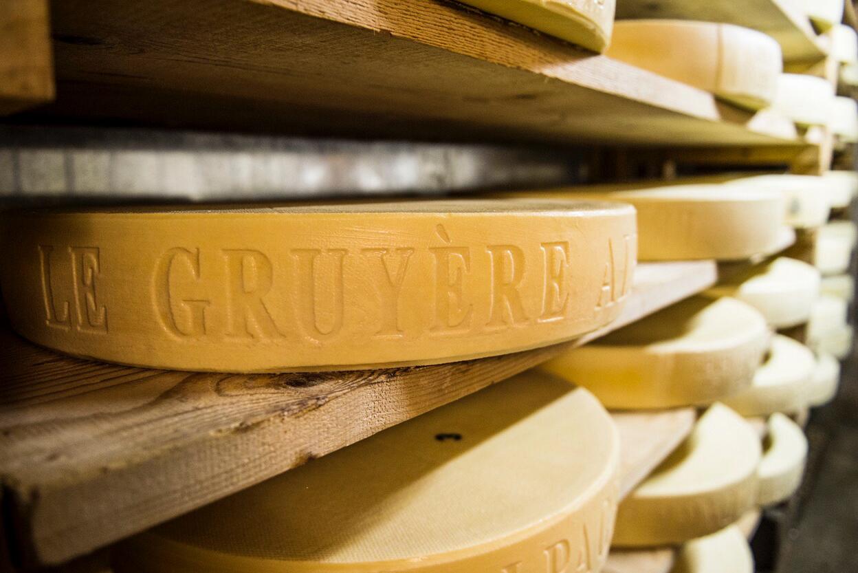 人人都爱的瑞士奶酪 每块都藏着“快乐的秘密”
