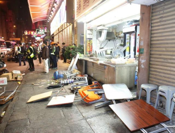 为香港警察点赞！