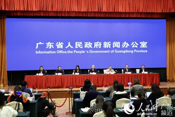 广东省疫情防控例行新闻发布会侧记：权威信息跑在谣言前面