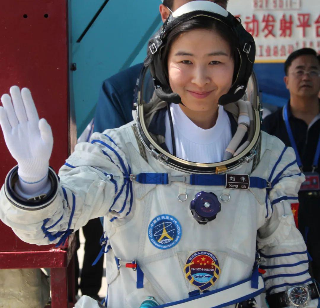 中国首位女航天员刘洋被聘为“中国航天公益形象大使”