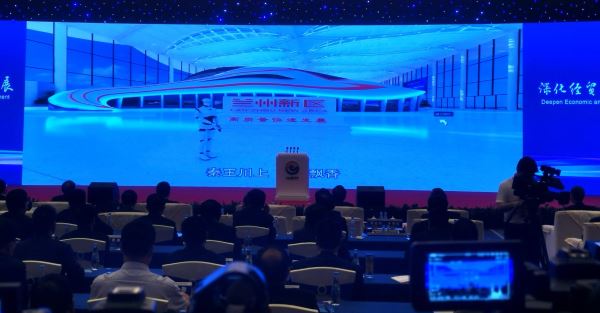 黄奇帆：“甘肃处双循环促进节点须加快打造西部对外开放新高地”