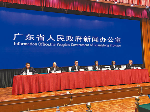 广东省18萬人接種 零不良反應