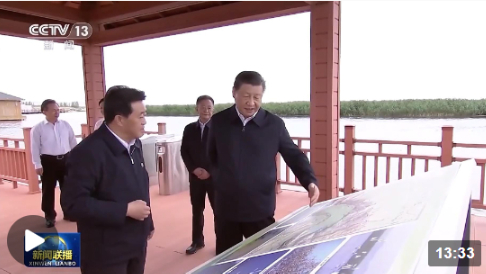 习近平在内蒙古巴彦淖尔考察并主持召开加强荒漠化综合防治和推进“三北”等重点生态工程建设座谈会时强调 勇担使命不畏艰辛久久为功 努力创造新时代中国防沙治沙新奇迹