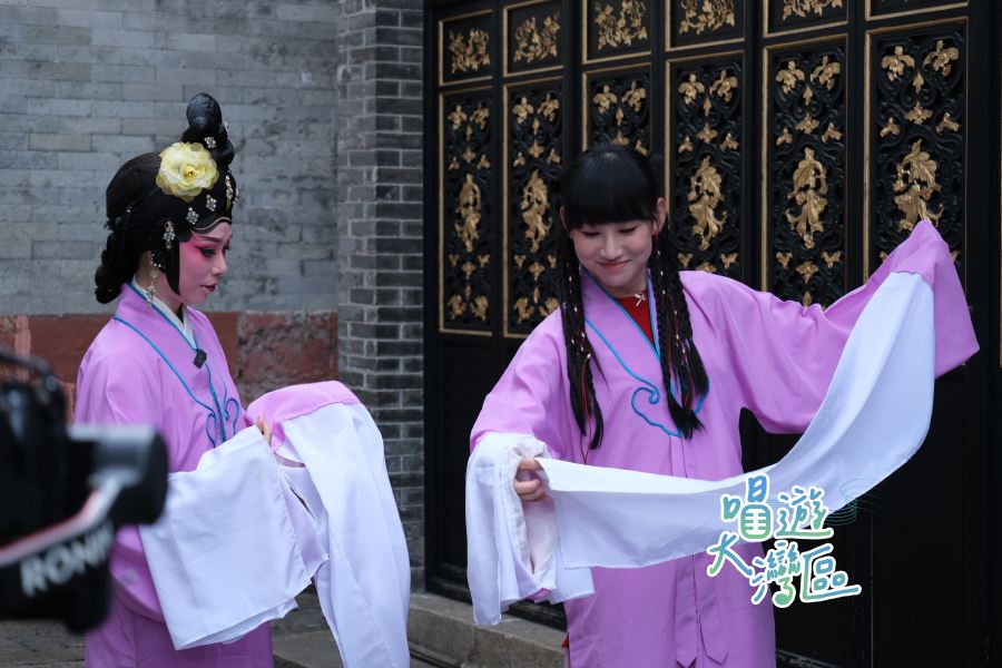 唱游大湾区｜Gigi现身佛山祖庙体验“非遗”，与歌迷互动超有爱