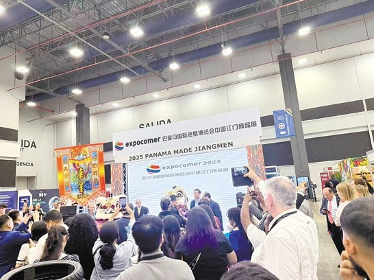 古巴华裔画家找到江门老家：回到家乡好“心气” ！