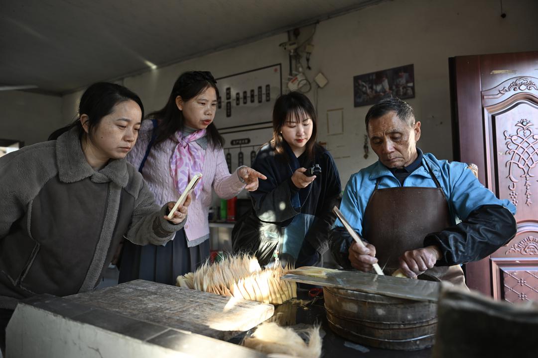 宣笔之乡守正创新：“三兔”匠心传承千年非遗瑰宝