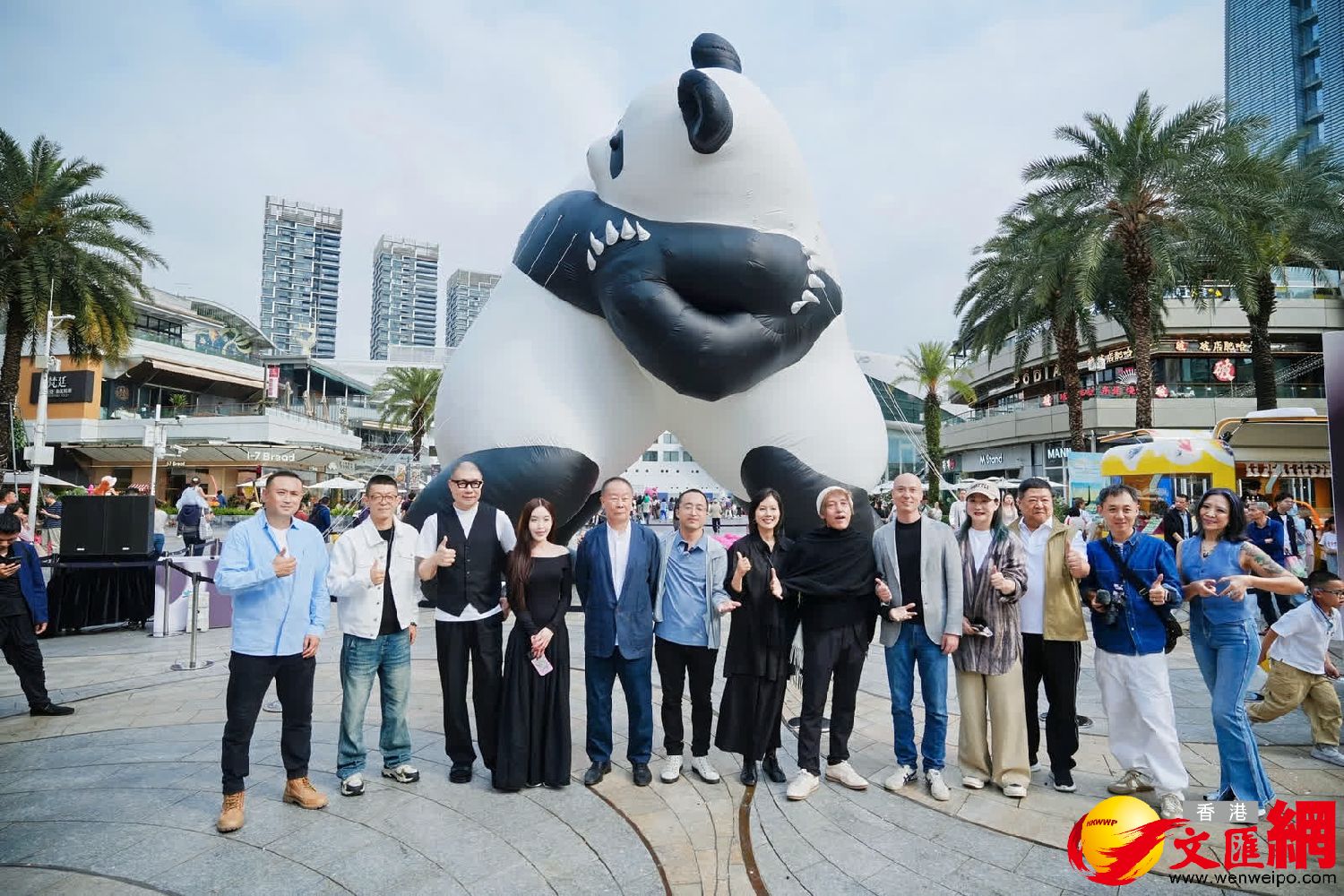 當熊貓擁抱世界：趙半狄新作亮相深圳蛇口